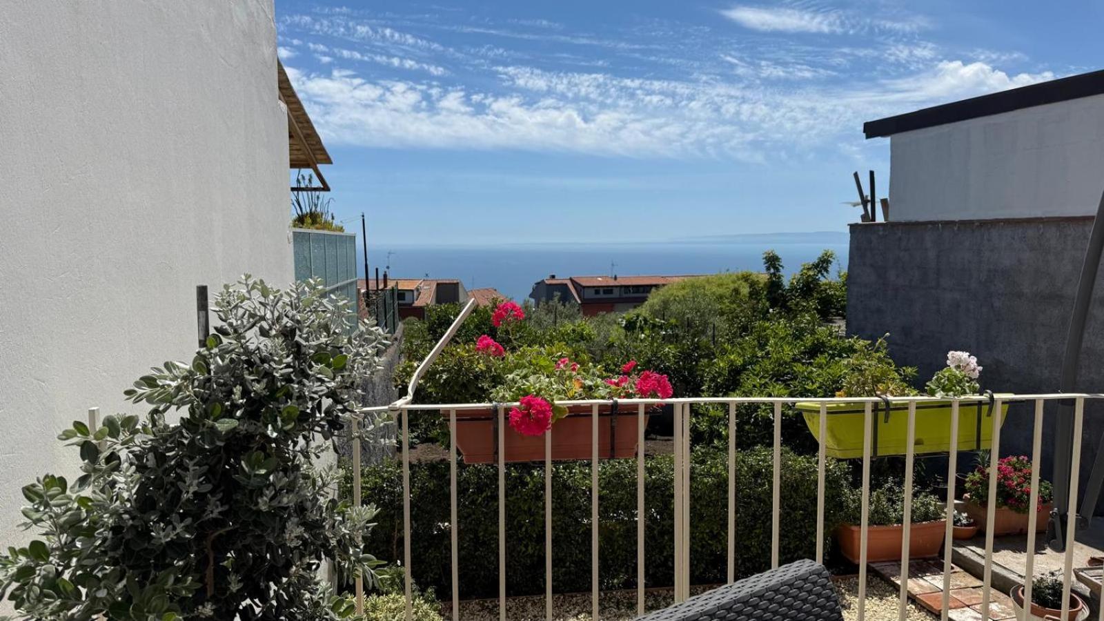 Willa Mosa House Aci Castello Zewnętrze zdjęcie